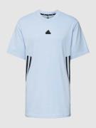 ADIDAS SPORTSWEAR T-Shirt mit Label-Patch in Hellgrau, Größe XS