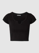 Review Crop T-Shirt mit U-Ausschnitt in Black, Größe XS/S