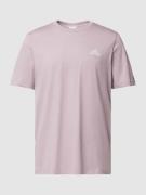 ADIDAS SPORTSWEAR T-Shirt mit Label-Stitching in Altrosa, Größe M