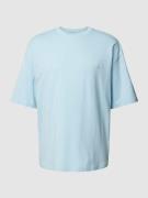 REVIEW Oversized T-Shirt mit Label-Print in Eisblau, Größe L
