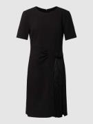 DKNY Knielanges Kleid mit asymmetrischem Rockteil in Black, Größe 36