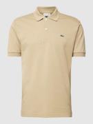 Lacoste Classic Fit Poloshirt mit Label-Detail in Beige, Größe M