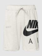 Nike Sweatshorts mit Label-Print in Weiss, Größe XS