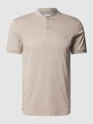 CK Calvin Klein Slim Fit Poloshirt mit Stehkragen in Beige, Größe S