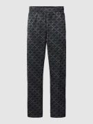 adidas Originals Sweatpants mit Allover-Label-Print in Black, Größe M