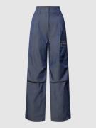 Calvin Klein Jeans Hose mit seitlicher Reißverschlusstasche in Graphit...