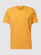 Tom Tailor T-Shirt mit Logo-Stitching in Gelb, Größe S