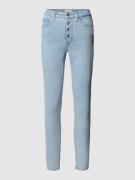 Calvin Klein Jeans Super Skinny Fit Jeans mit High Waist in Hellblau, ...