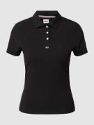 Tommy Jeans Poloshirt mit Label-Detail in Black, Größe XS
