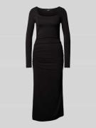 Gina Tricot Midikleid mit Raffungen Modell 'Agnes' in Black, Größe M