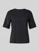 YAS T-Shirt mit Lochstickerei Modell 'YASLEX' in Black, Größe L