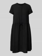 Emporio Armani Knielanges Kleid im Stufen-Look in Black, Größe 36