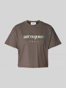 Sixth June T-Shirt mit Label-Stitching in Anthrazit, Größe XS