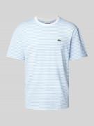 Lacoste T-Shirt mit Streifenmuster in Hellblau, Größe M