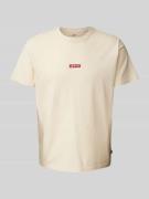 Levi's® T-Shirt mit Label-Patch in Beige, Größe XS