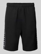 Lacoste Regular Fit Sweatshorts mit Label-Patch in Black, Größe XS
