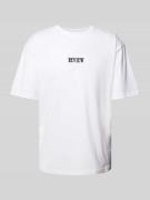 REVIEW T-Shirt mit Label-Stitching in Weiss, Größe S