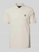 Lyle & Scott Slim Fit Poloshirt mit Logo-Patch in Sand, Größe S