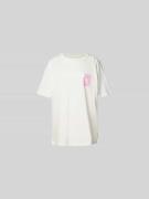 OH APRIL T-Shirt mit Label-Print in Weiss, Größe S