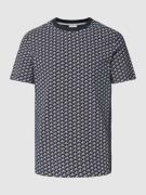 s.Oliver RED LABEL T-Shirt mit Allover-Muster in Dunkelblau, Größe L