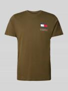 Tommy Jeans T-Shirt mit Label-Print in Oliv, Größe XS