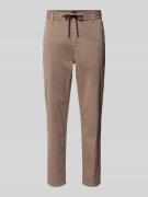 BOSS Orange Tapered Fit Chino mit elastischem Bund in Sand, Größe 102