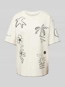 Jake*s Casual T-Shirt mit Allover-Muster in Offwhite, Größe L