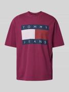 Tommy Jeans T-Shirt mit Label-Print in Pflaume, Größe L