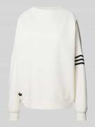 adidas Originals Oversized Sweatshirt mit Label-Stitching in Weiss, Gr...