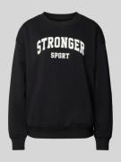 Stronger Oversized Sweatshirt mit Label-Print in Black, Größe S