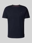 Tommy Hilfiger T-Shirt mit Logo-Stitching in Marine, Größe L