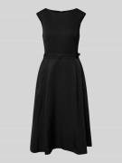 LAUREN DRESSES Knielanges Kleid mit Kappärmeln Modell 'NOELLA' in Blac...