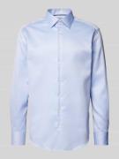 Christian Berg Men Regular Fit Business-Hemd mit Kentkragen in Bleu, G...