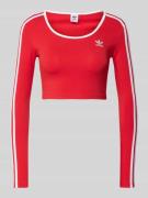 adidas Originals Cropped Longsleeve mit Label-Stitching in Rot, Größe ...