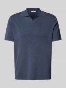 Mango Regular Fit Poloshirt mit V-Ausschnitt in Blau, Größe S