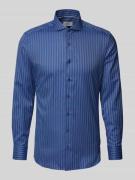 ETERNA Slim Fit Business-Hemd mit Haifischkragen in Marine, Größe 39