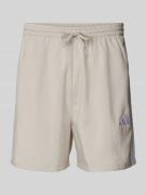 ADIDAS SPORTSWEAR Regular Fit Shorts mit Logo-Stitching in Sand, Größe...