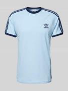 adidas Originals T-Shirt mit Label-Stitching in Hellblau, Größe S