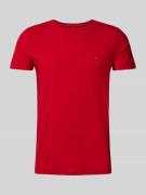 Tommy Hilfiger Slim Fit T-Shirt mit Logo-Stitching in Rot, Größe L