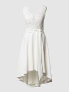 Paradi Brautkleid mit floralen Stickereien in Offwhite, Größe 42