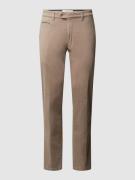 Brax Straight Fit Chino mit Stretch-Anteil in Beige, Größe 50