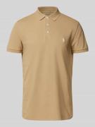 Polo Ralph Lauren Poloshirt mit Label-Stitching in Camel, Größe M