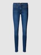 Levi's® 300 Skinny Fit Jeans mit Kontrastnähten in Dunkelblau, Größe 3...