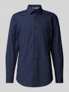 HUGO Slim Fit Business-Hemd mit Kentkragen Modell 'Koey' in Marine, Gr...