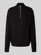 REVIEW Strickpullover mit gerippten Abschlüsse in Black, Größe M
