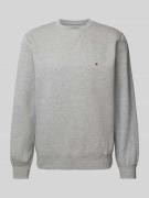 Tommy Hilfiger Regular Fit Sweatshirt mit Baumwoll-Anteil in Hellgrau,...