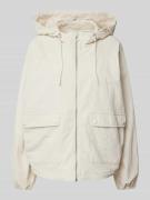 s.Oliver RED LABEL Loose Fit Jacke mit Kapuze und Tunnelzug in Offwhit...