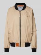 Original Bombers Bomberjacke mit Label-Patch in Beige, Größe L