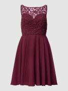 Laona Regular fit Minikleid mit floralem Spitzenbesatz in Bordeaux, Gr...