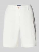 Gant Regular Fit Shorts mit Gürtelschlaufen in Offwhite, Größe 46